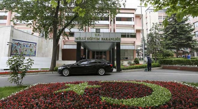 Millî Eğitim Bakanlığı “Young and Wise” Dergisinin İlk Sayısı Ortaöğretim Öğrencileriyle Buluştu