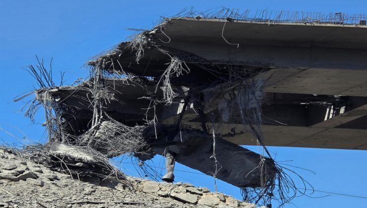 ABD ve İsrail’in Kerec’teki Köprü Saldırısında Can Kaybı 13’e Yükseldi