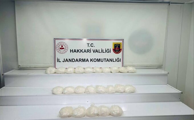 Hakkâri’de Dev Uyuşturucu Operasyonu: 22 Kilodan Fazla Metamfetamin Ele Geçirildi